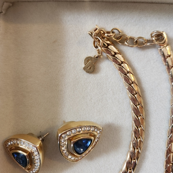 CHRISTIAN DIOR VINTAGE SNAKE CHAIN BLUE CRYSTAL CENTERPIECE CHOKER AND EARRINGS - Picture 4 of 7